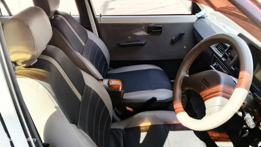 white Suzuki mehran vxr