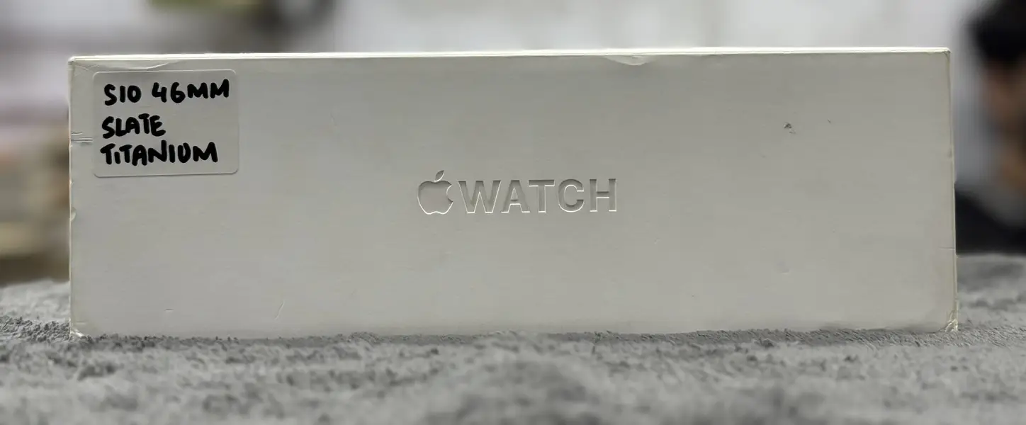 APPLE WATCH SERIES 10 46 MM SLATE TITANIUM WITH BLACK BAND BOX PACK