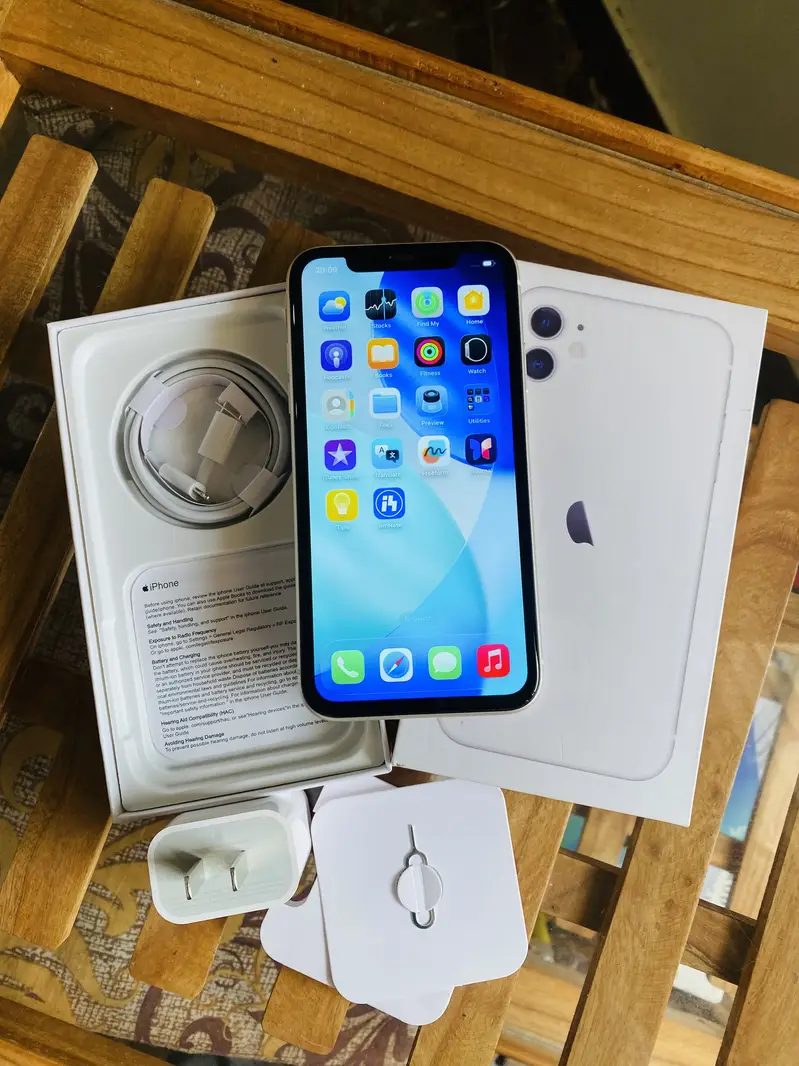 iPhone 11 (64gb) urgent Sale. 0:3:0:9:1:0:1:8:1:2:3