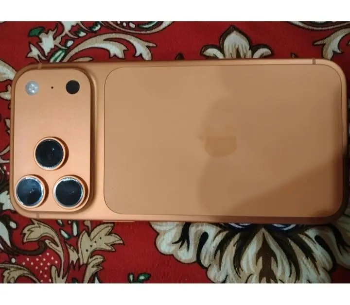 iPhone 17 Pro Max 256GB Full Box 10/10 Condition