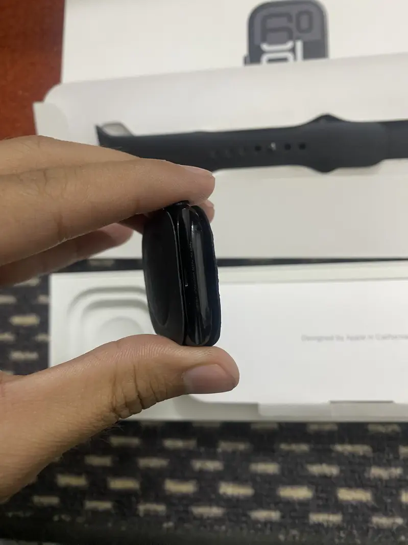 Apple Watch Series 10 - 42mm jet black (GPS) 100% Battery Health
