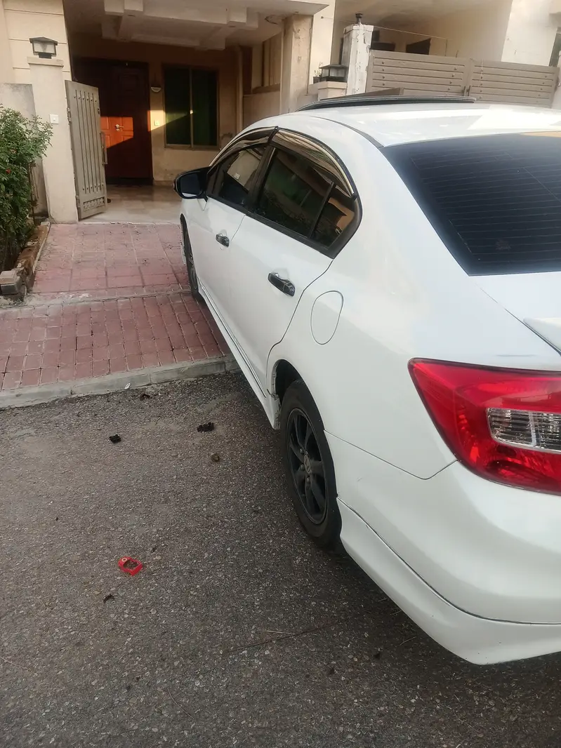 Honda Civic VTi Oriel Prosmatec 2015 UG