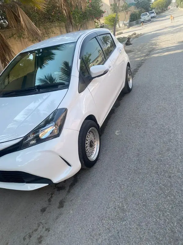 Toyota Vitz 2015