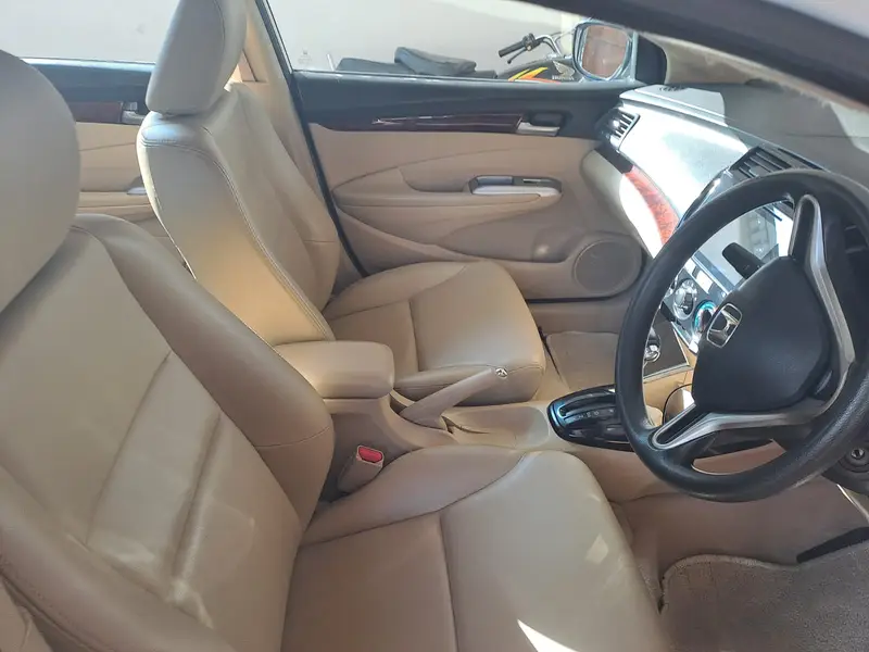 Honda City Aspire 2021 Automatic | Brand New Tyres | Islamabad Registe