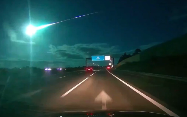 Bright Meteor Illuminates Skies Over Spain and Portugal, Wows ...