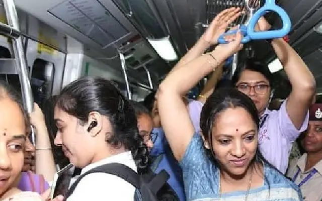 Bengaluru Metro Ride By State Women's Commission Chairperson Dr Nagalaxmi