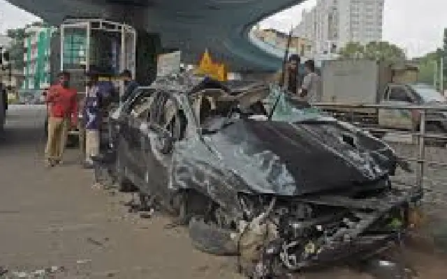 Fatal Road Crash In Bengaluru s BTM Layout Leaves One Dead Another fatal-road-crash-in-bengaluru-s-btm-layout-leaves-one-dead-another