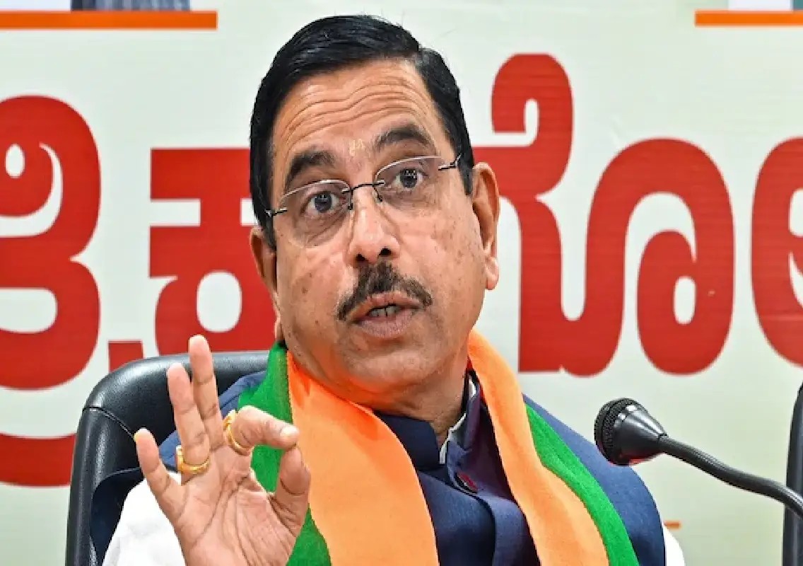 Pralhad Joshi Given Additional Charge Of Education Ministry News pralhad-joshi-given-additional-charge-of-education-ministry-news