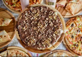 بيتزا حلا الربيع نوتيلا فواكه